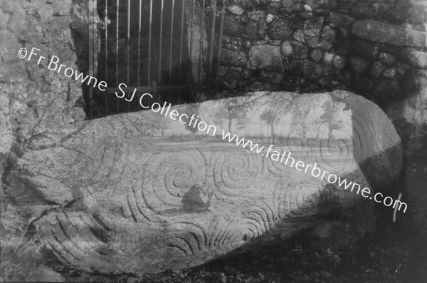 NEWGRANGE INSCRIBED STONE AT ENTRANCE